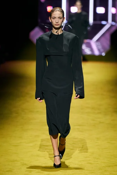 Look 49
